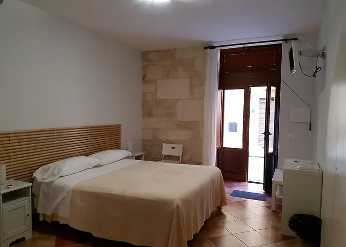 לינה וארוחת בוקר Iblea Paradise 4*